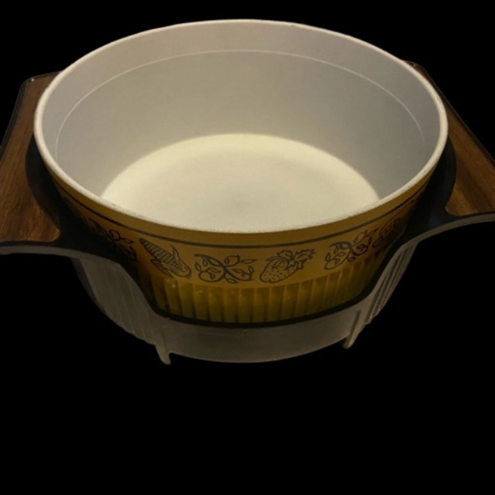 Vintage Preowned Gold Nordic Ware La Soufflee Souffle Dish & Casserole dish.